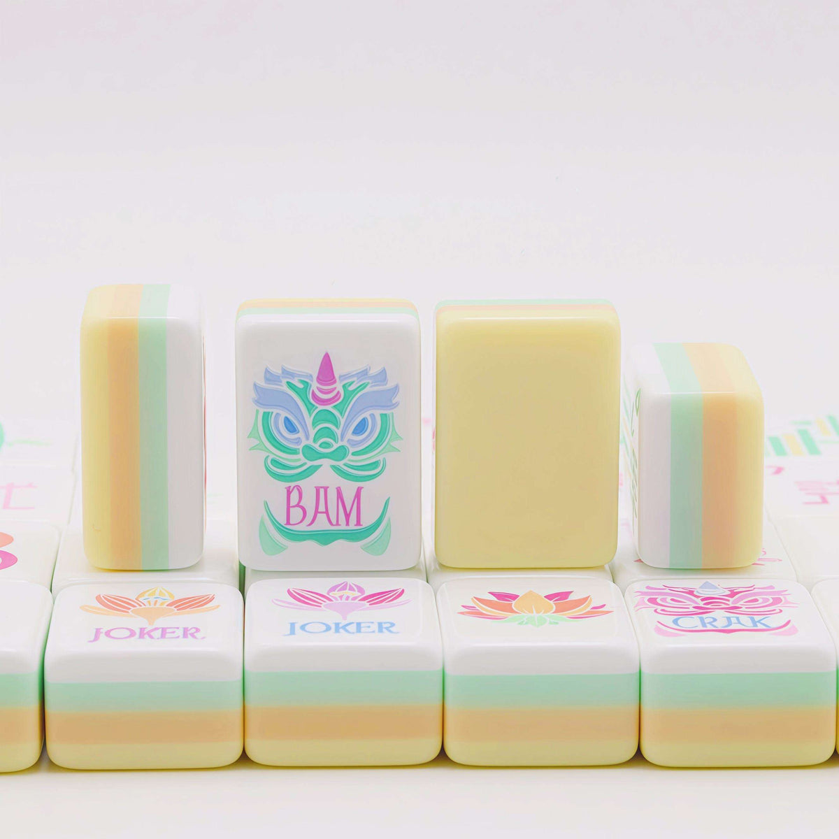 Us Stock Free Shipping Modern Light Yellow Custom Portable Travel Mahjong Set 160 Engraved Luxury Tiles Acrylic Tiles